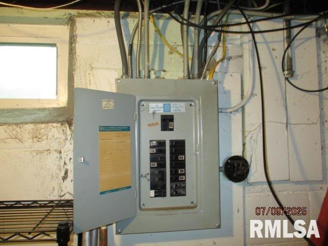 507 Waverly Road Davenport, IA 52804 - Photo 13 of 14 Gallery Image 13