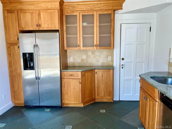 $9,500 | 34 Maplewood Street, Larchmont, NY 10538