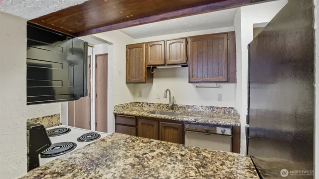 $199,000 | 437 Williams Avenue North, Unit 201, Renton, WA 98057