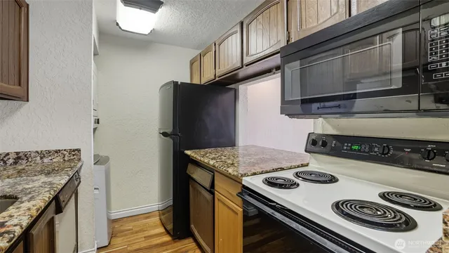 $199,000 | 437 Williams Avenue North, Unit 201, Renton, WA 98057