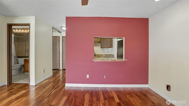 $199,000 | 437 Williams Avenue North, Unit 201, Renton, WA 98057