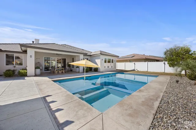 $995,000 | Undisclosed Address, Bakersfield, CA 93311