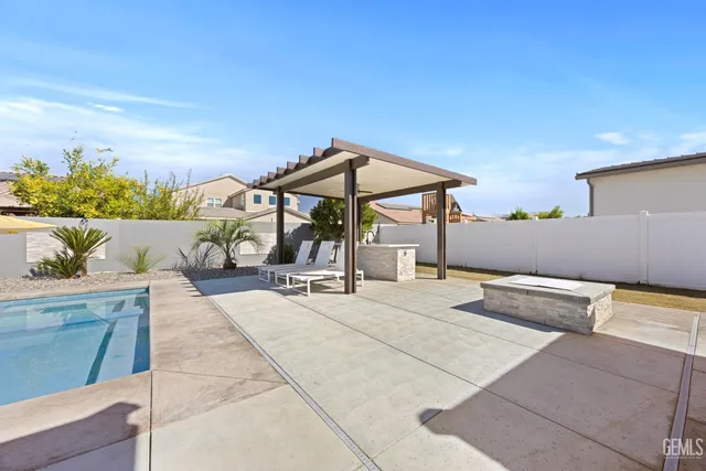 $995,000 | Undisclosed Address, Bakersfield, CA 93311