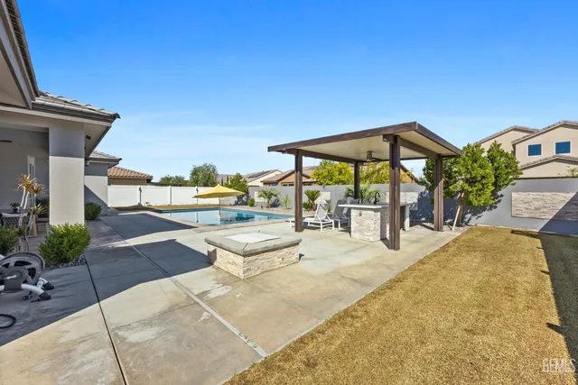 $995,000 | Undisclosed Address, Bakersfield, CA 93311