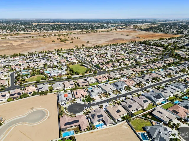 $995,000 | Undisclosed Address, Bakersfield, CA 93311