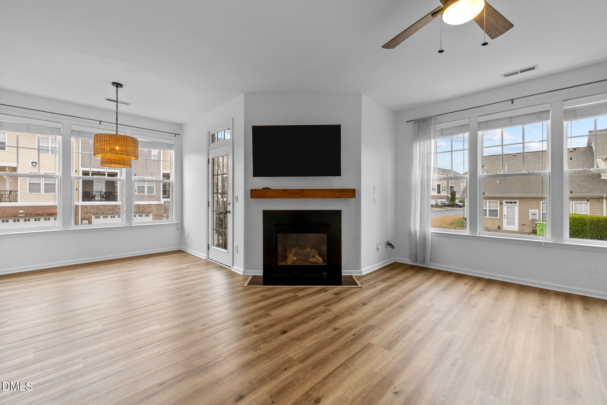 10122 Glen Autumn Road Raleigh, NC 27617 - Photo 17 of 32 19-web-or-mls-5Z8A9666
