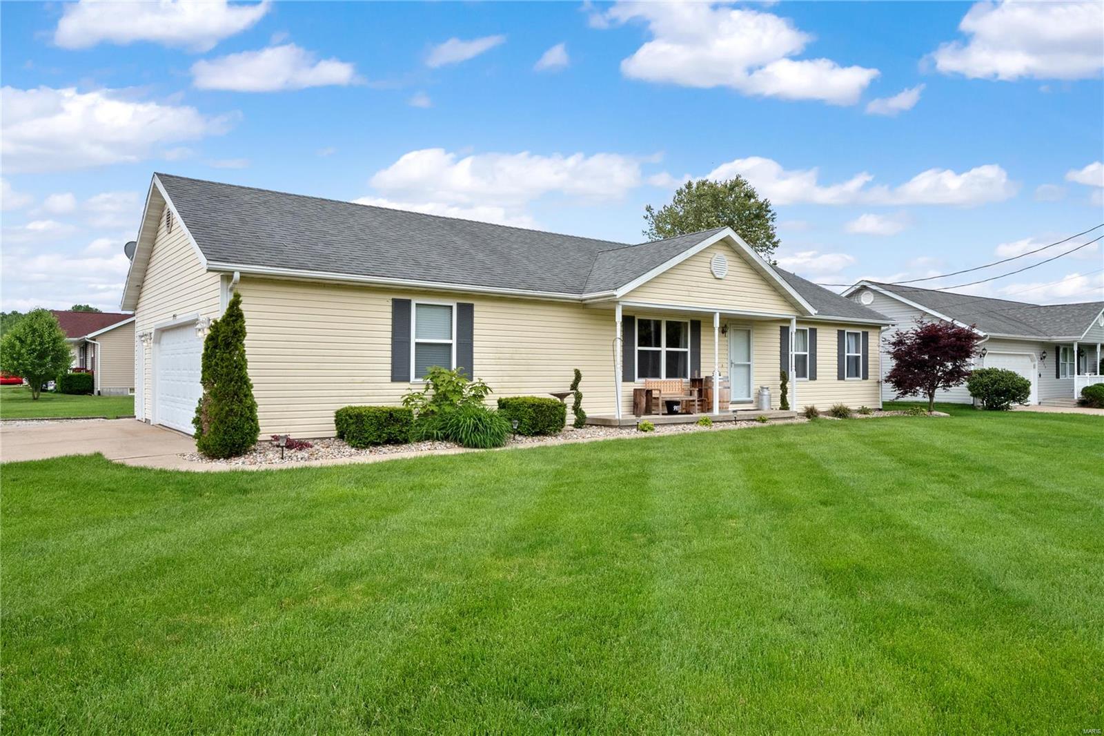 9933 Tad Street Lebanon, IL 62254 - Photo 3 of 23 Gallery Image 3