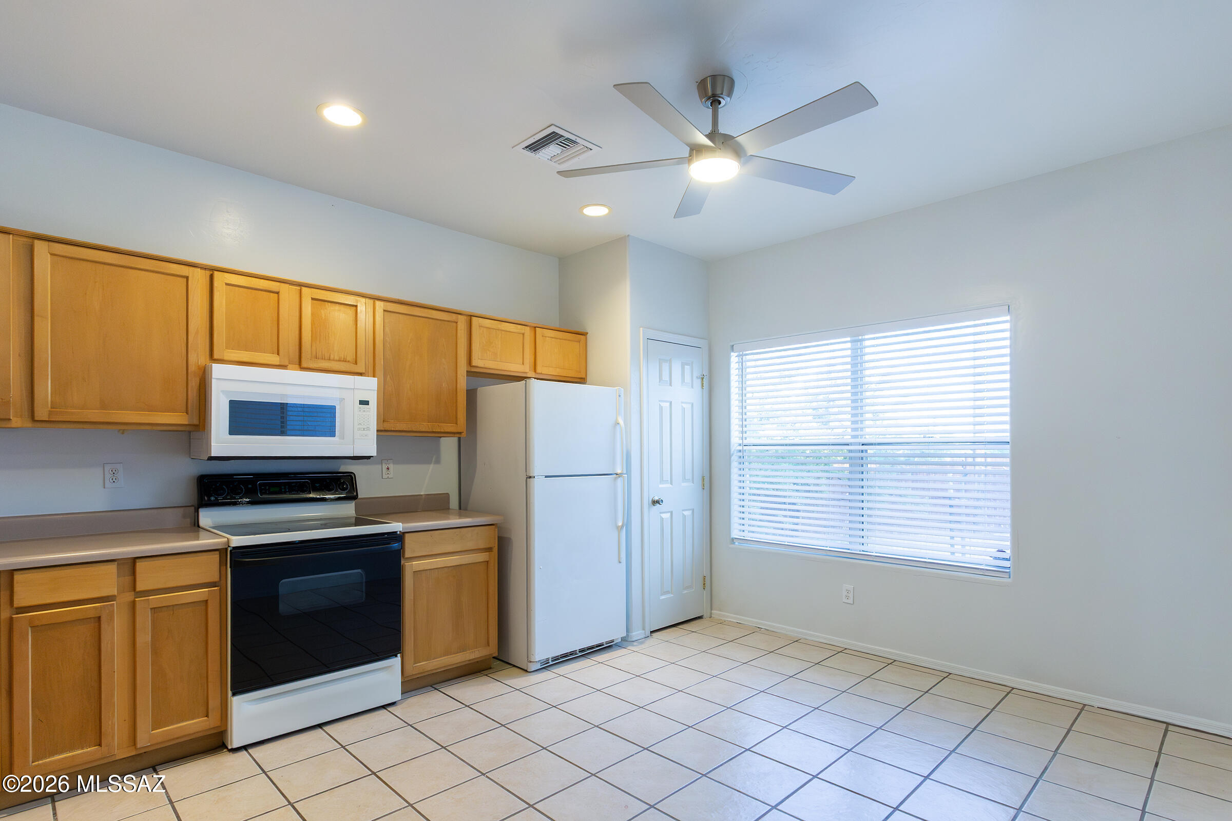 392 Falcon Court Rio Rico, AZ 85648 - Photo 5 of 49