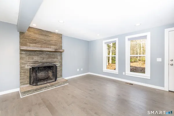 $342,000 | 33 Pinewoods Drive, Barkhamsted, CT 06063