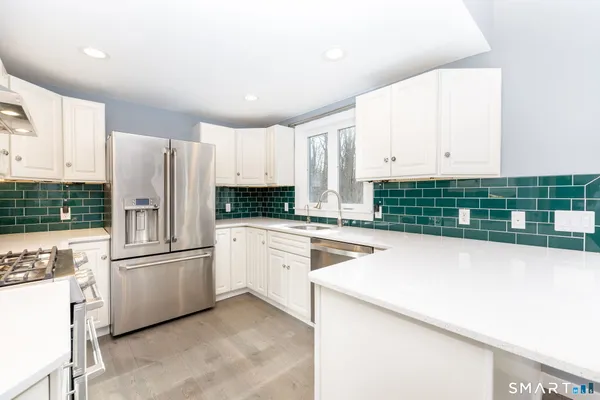 $342,000 | 33 Pinewoods Drive, Barkhamsted, CT 06063
