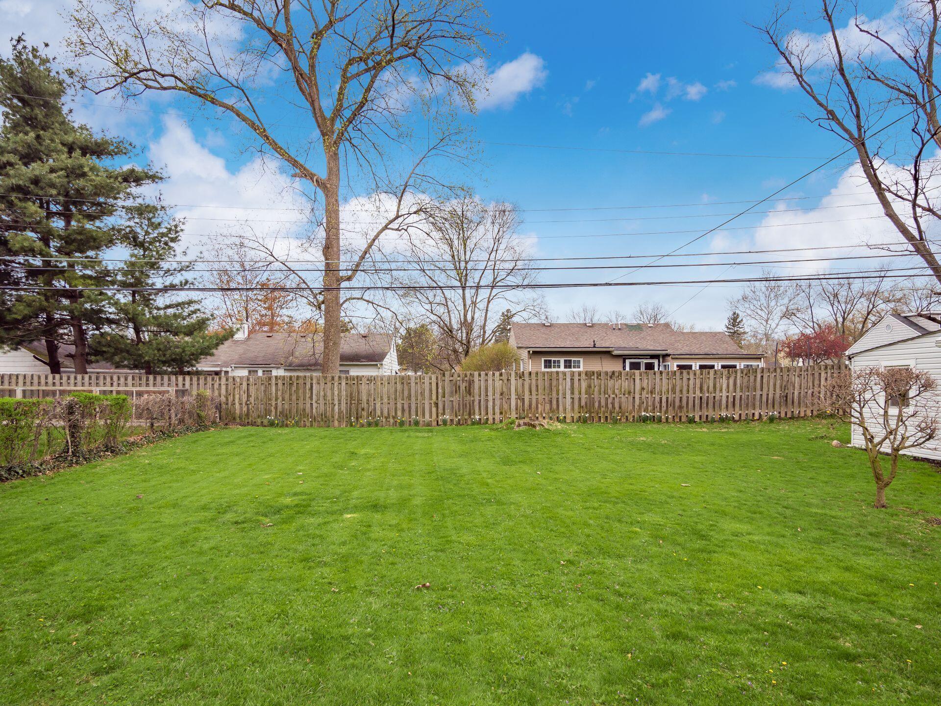 376 Chase Road Columbus, OH 43214 - Photo 60 of 82 Backyard
