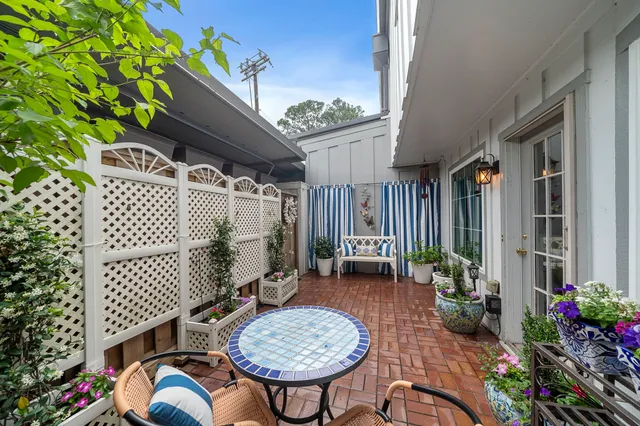 $370,000 | 8944 Chatsworth Drive, Houston, TX 77024