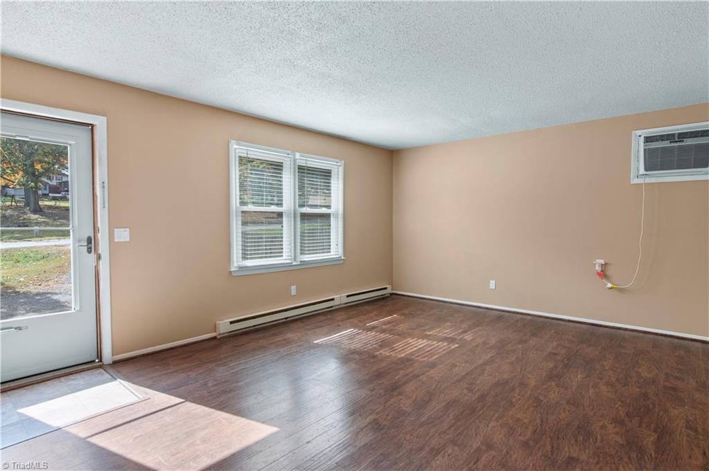 241 Kingstree Road King, NC 27021 - Photo 7 of 22