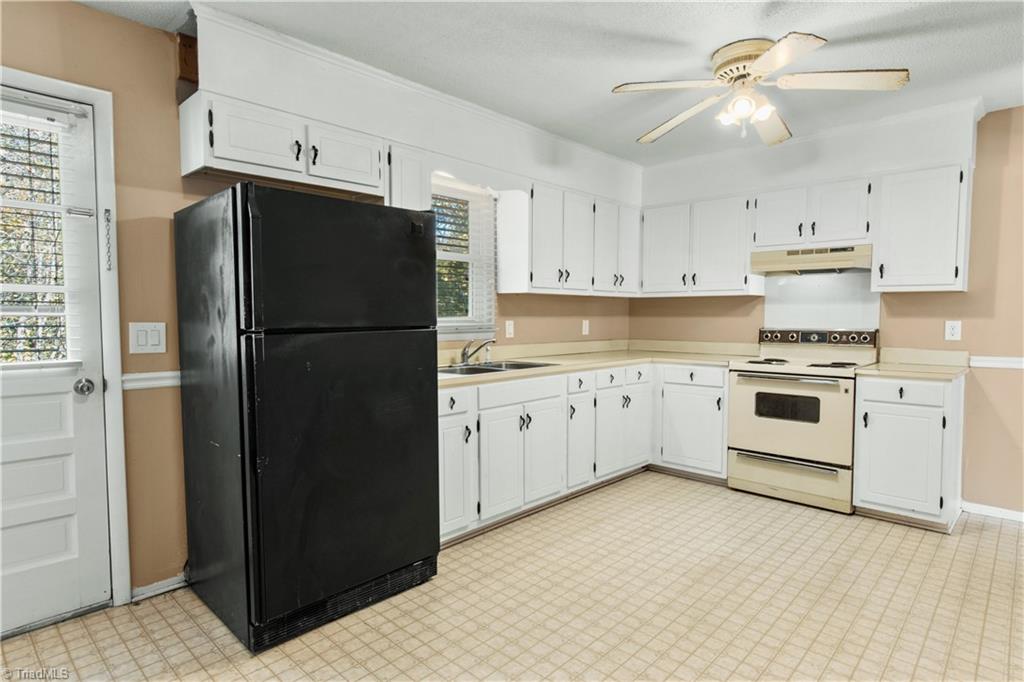 241 Kingstree Road King, NC 27021 - Photo 9 of 22