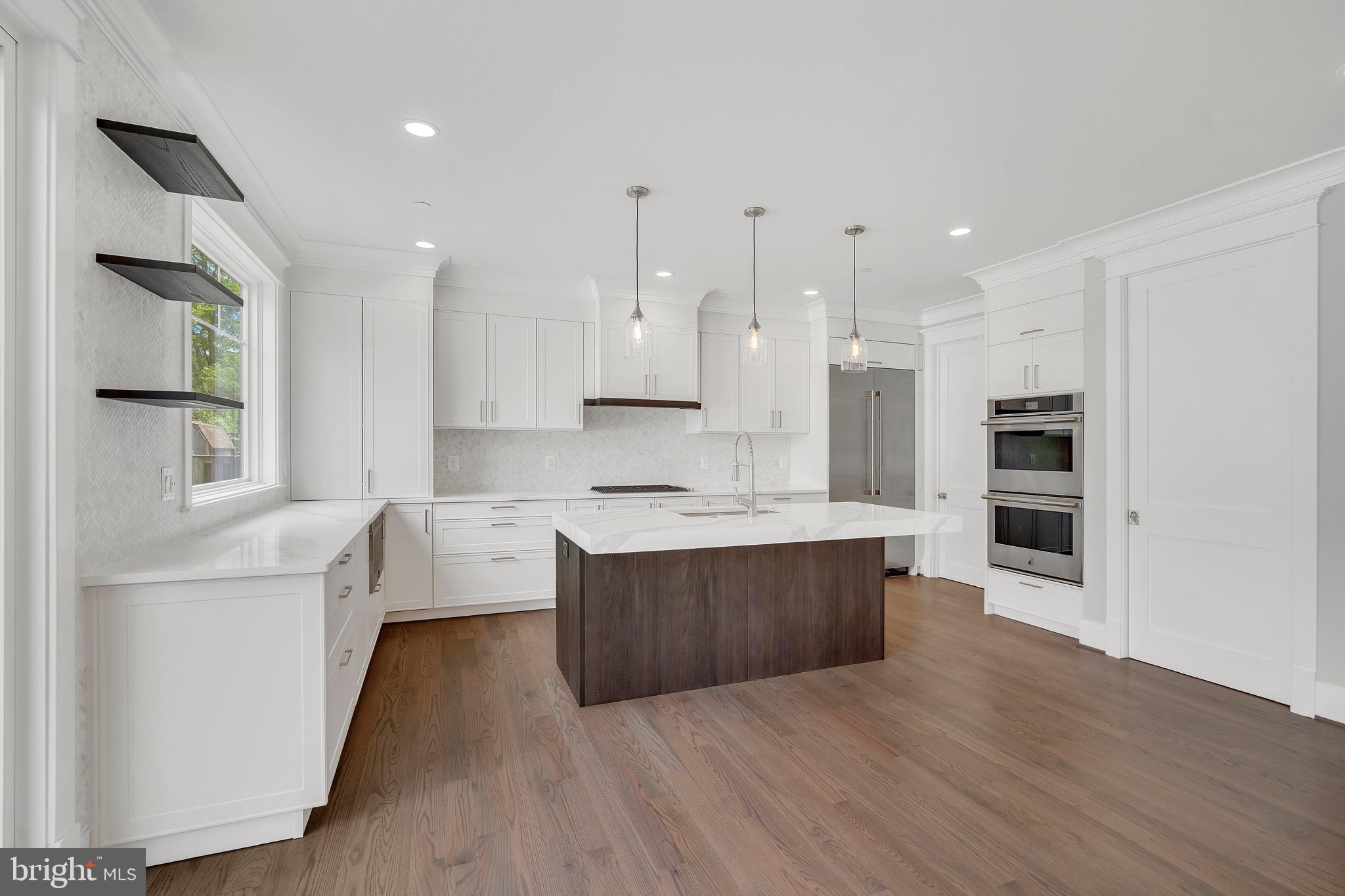 10221 Oldfield Drive Kensington, MD 20895 - Photo 5 of 11