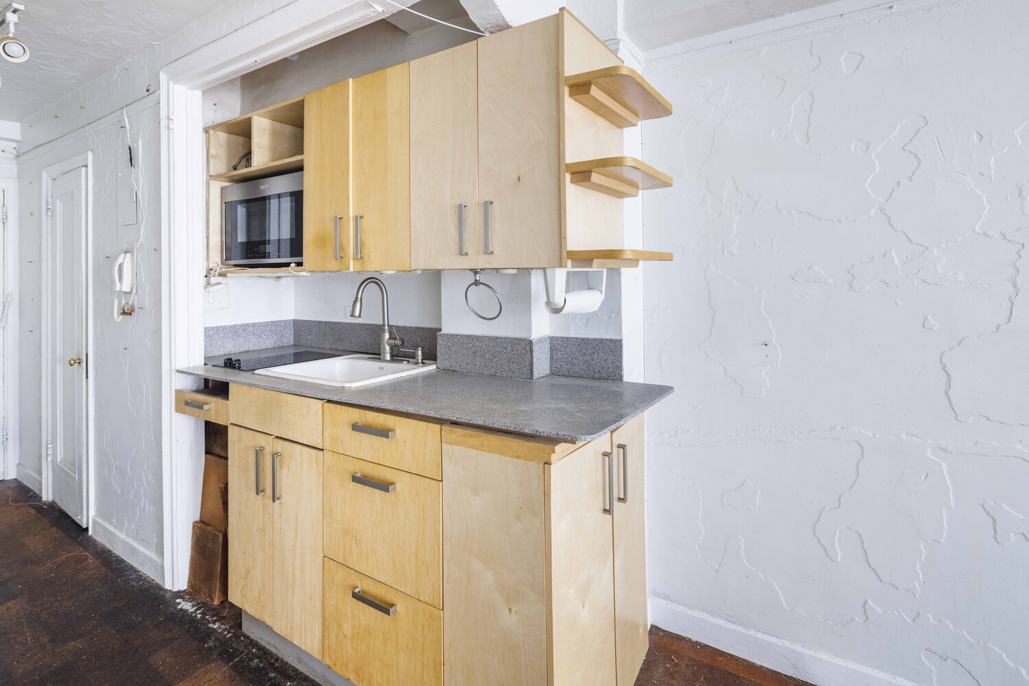 310 Riverside Drive, Unit 511 Manhattan, NY 10025 - Photo 8 of 11 a bathroom with a sink and a mirror