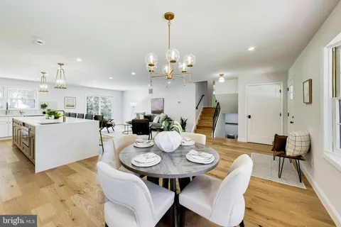 $1,095,000 | 11832 Enid Drive, Potomac, MD 20854