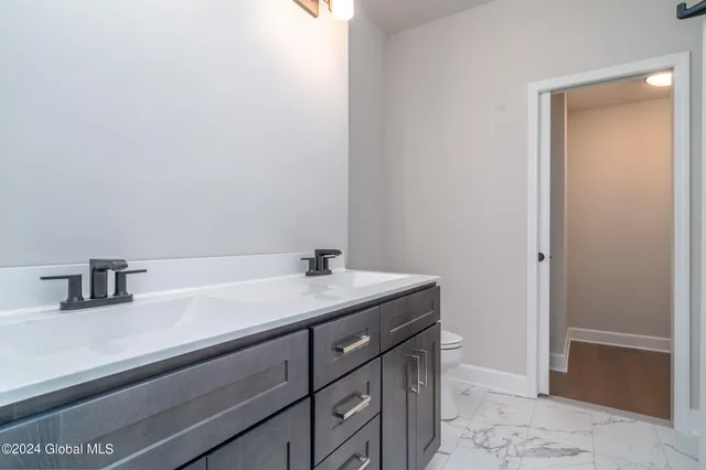 $499,400 | 3 Priddle Lane, Colonie, NY 12110