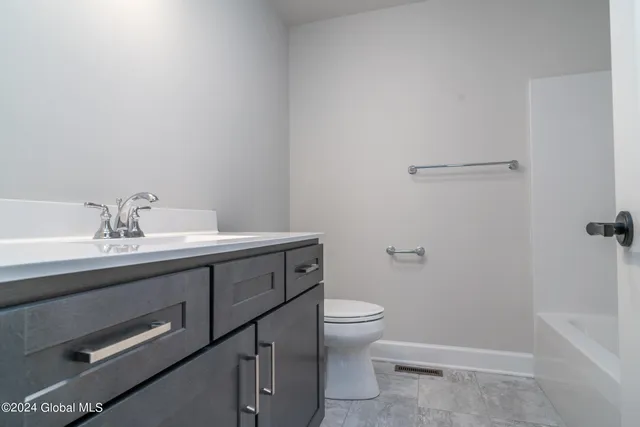 $499,400 | 3 Priddle Lane, Colonie, NY 12110