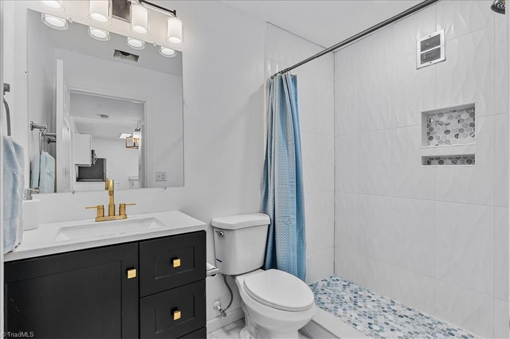 204 Northpoint Avenue, Unit C High Point, NC 27262 - Photo 24 of 30