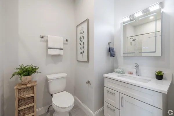 $2,800 | 69 East Central Street, Unit 407, Natick, MA 01760