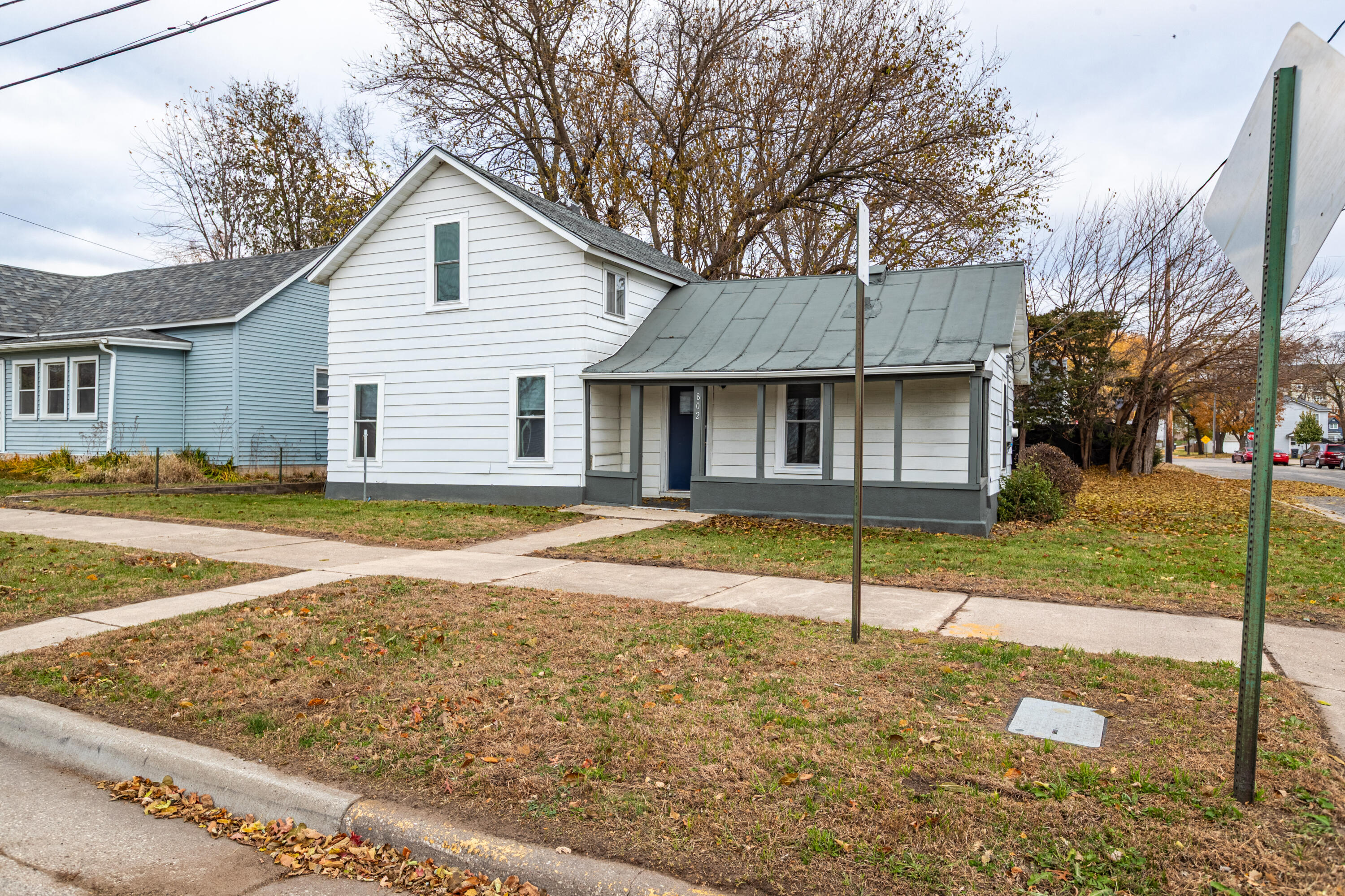 802 Charles Street La Crosse, WI 54603 - Photo 1 of 21 C24I7216-HDR