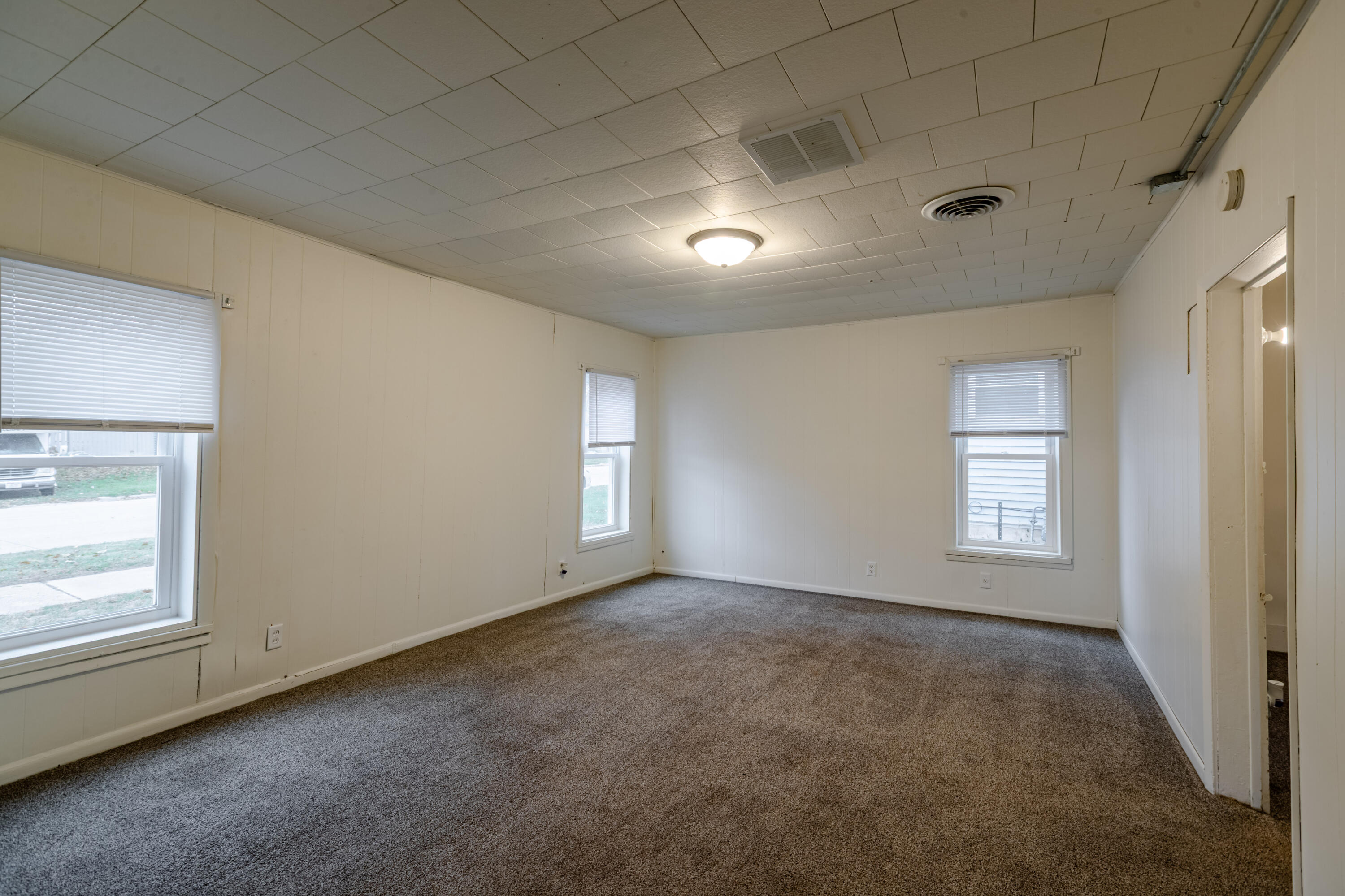 802 Charles Street La Crosse, WI 54603 - Photo 10 of 21 C24I7225-HDR