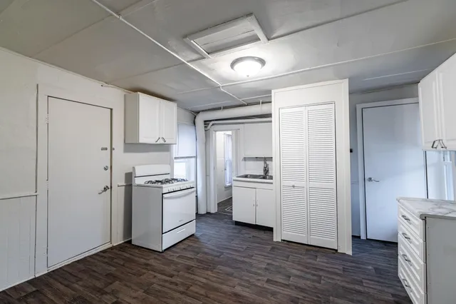 $144,900 | 802 Charles Street, La Crosse, WI 54603