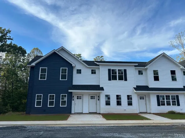 $258,900 | 110 Aaron Place, Unit 609, Lynchburg, VA 24502