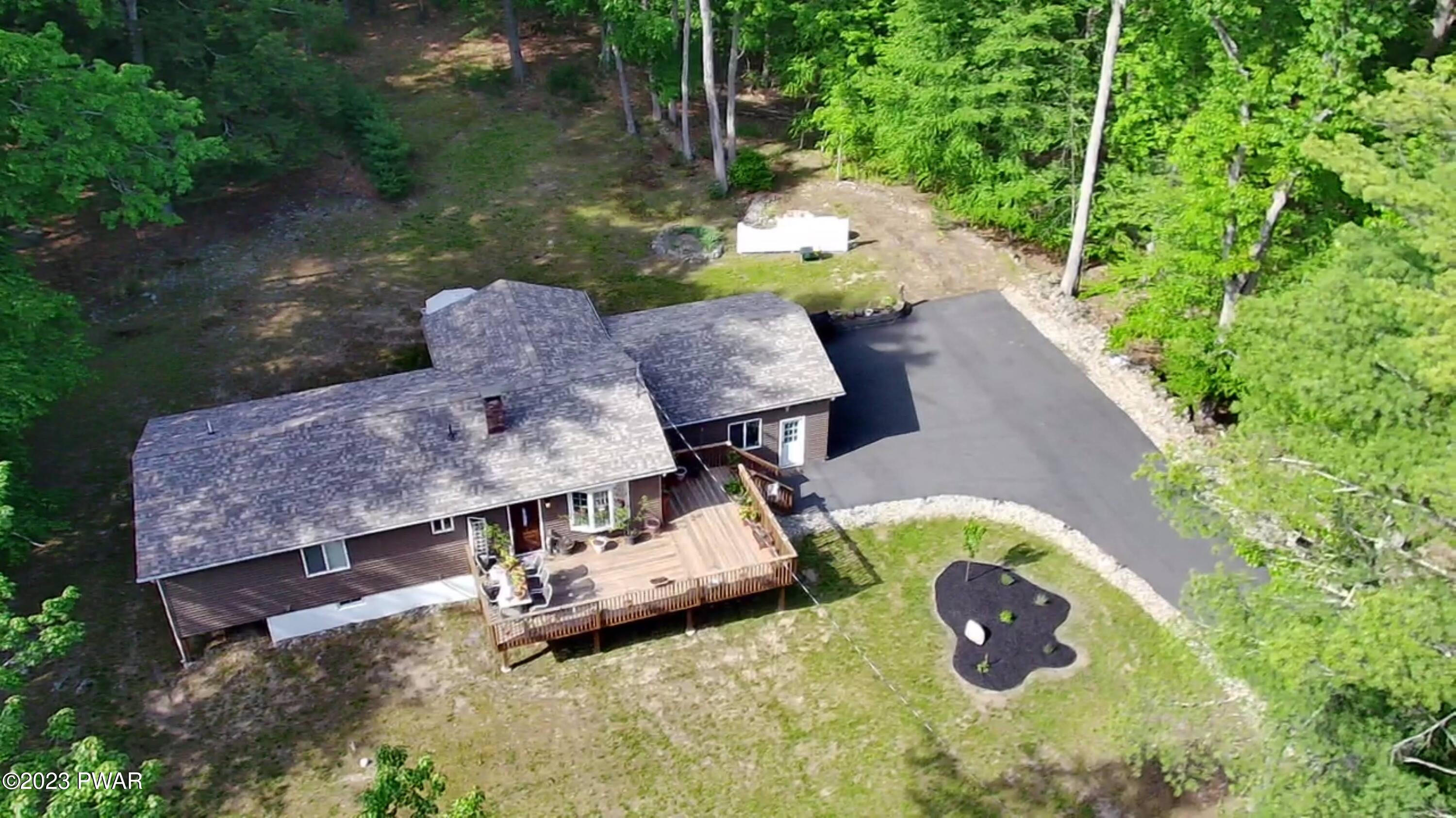 746 Raymondskill Road Milford, PA 18337 - Photo 1 of 27 exterior aerial
