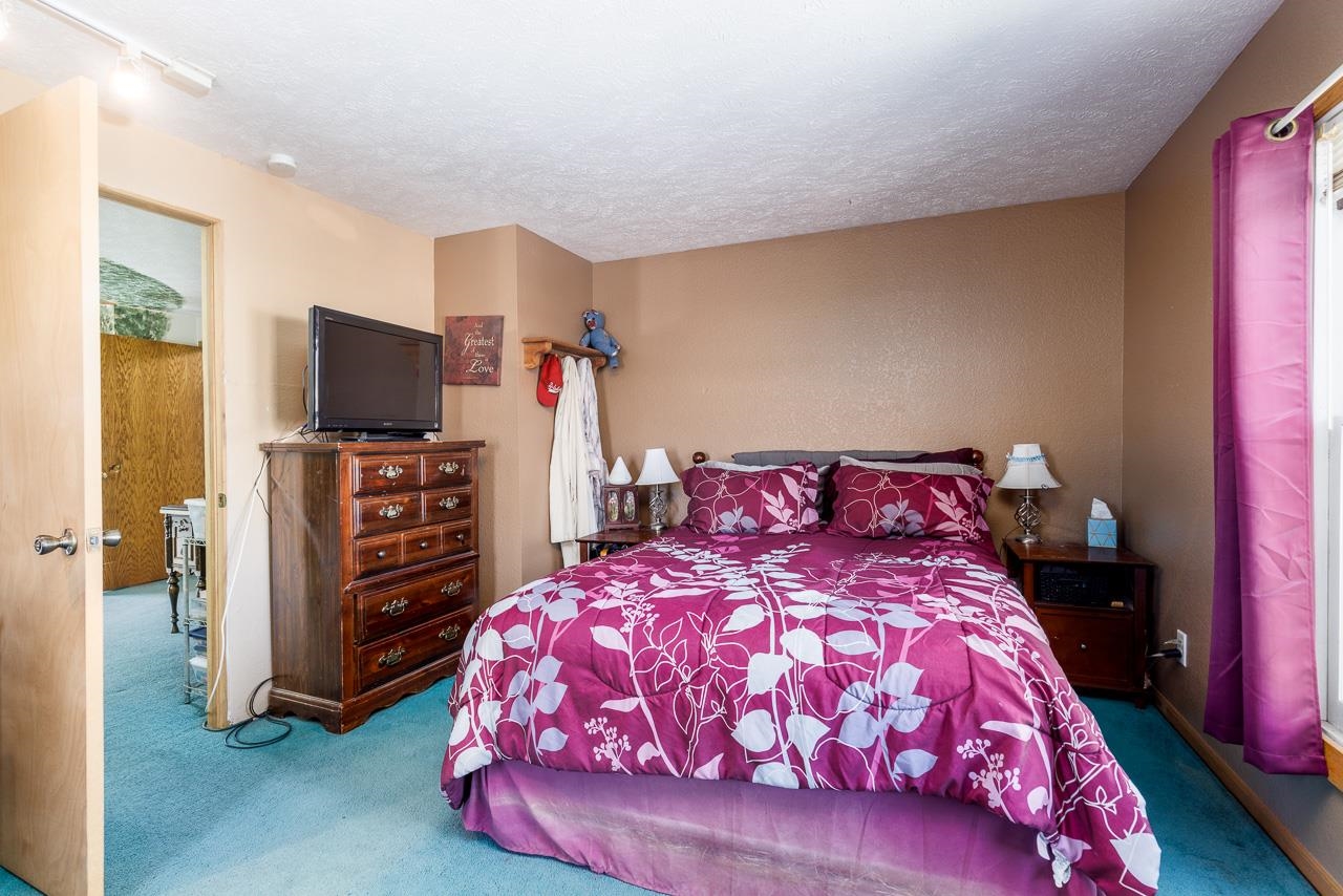 511 North Salisbury Davis, IL 61019 - Photo 16 of 24 a bed room with a bed and a television