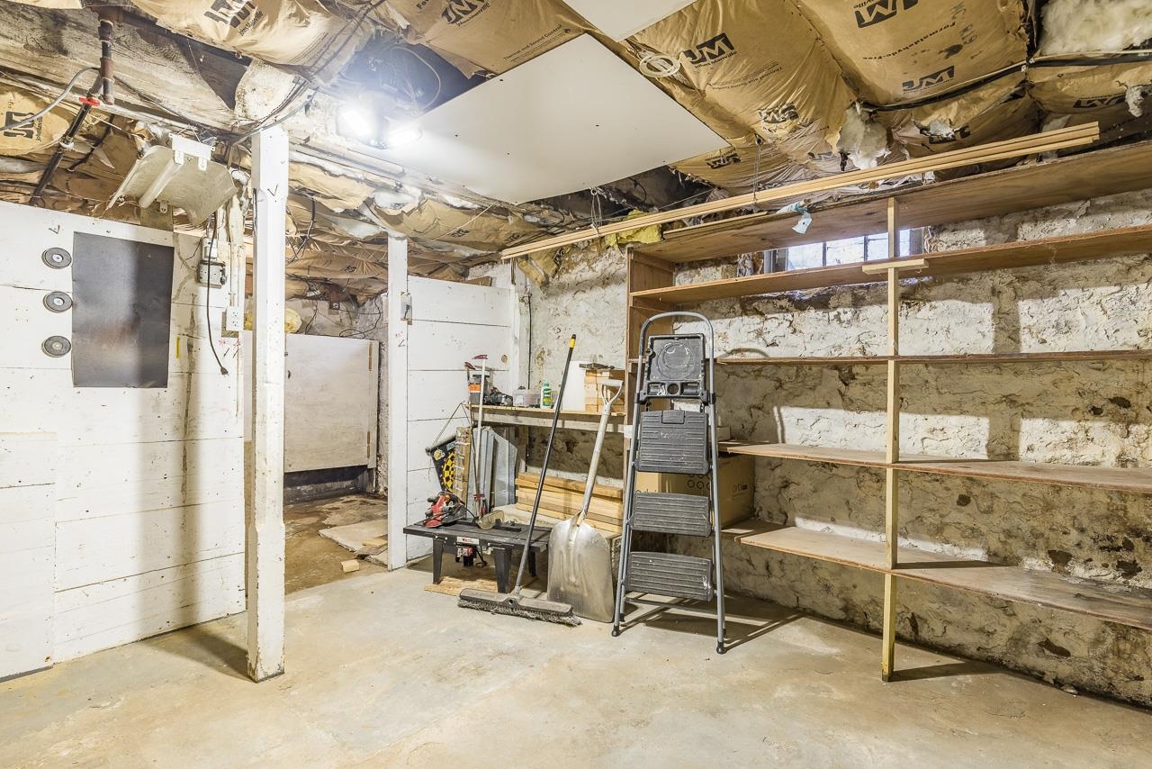 511 North Salisbury Davis, IL 61019 - Photo 20 of 24 a view of a room with racks