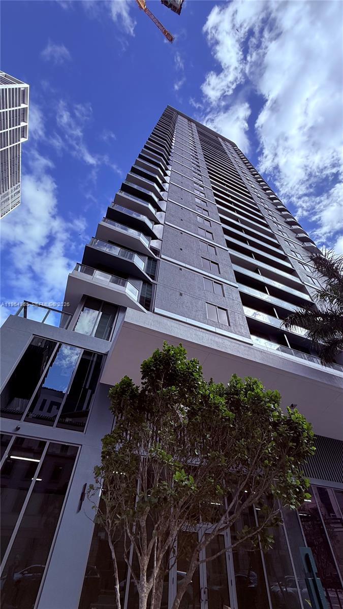 121 Northeast 5th Street, Unit 1608 Miami, FL 33132 - Photo 31 of 31 a view of a backyard