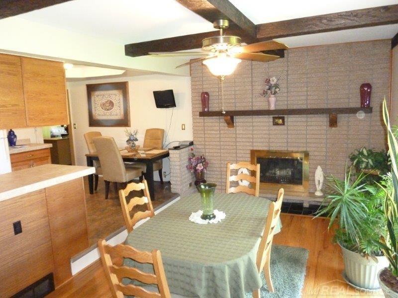 30514 Ridgefield Avenue Warren, MI 48088 - Photo 13 of 22 31259041-12.JPG