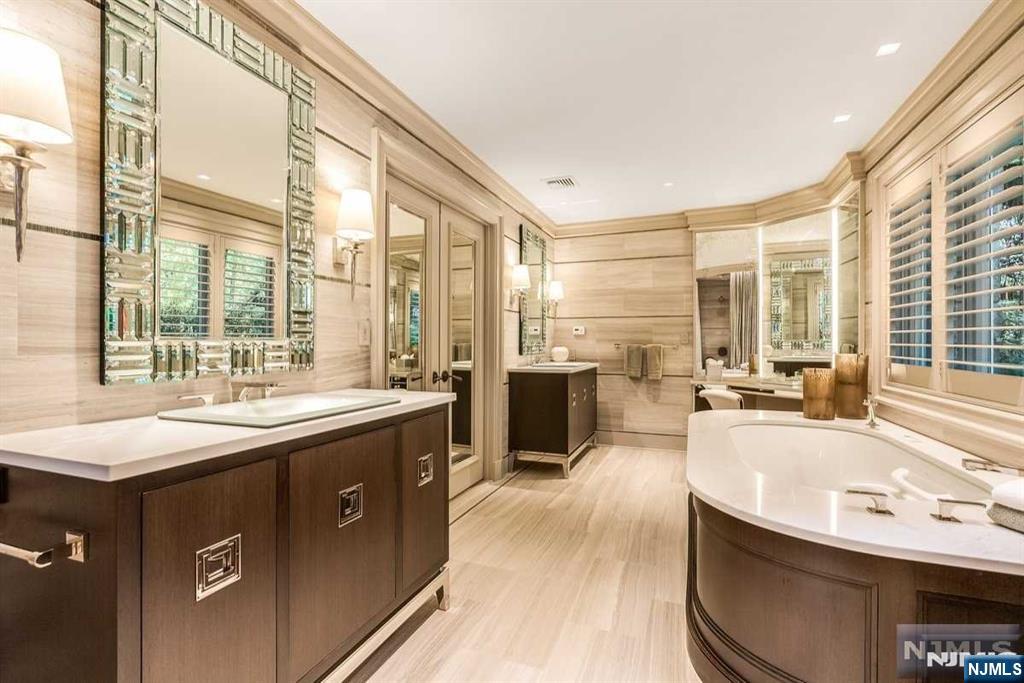 125 Chestnut Ridge Road Saddle River, NJ 07458 - Photo 9 of 49 Gallery Image 9