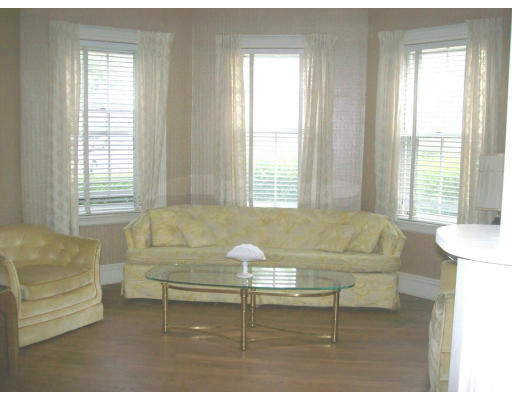 3 Rose Street Worcester, MA 01607 - Photo 4 of 9 Gallery Image 4