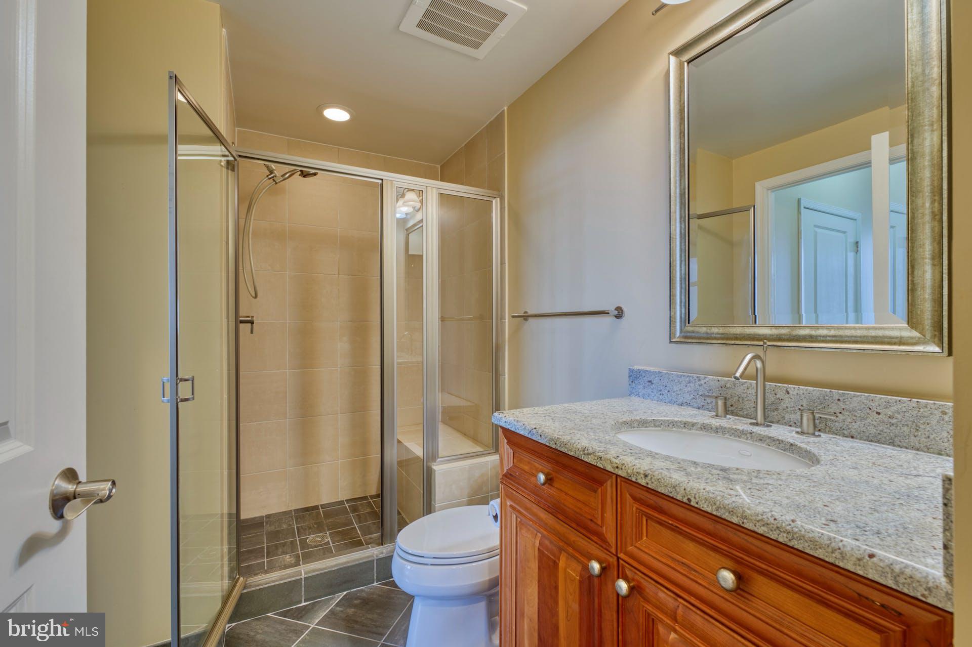11990 Market Street, Unit 1314 Reston, VA 20190 - Photo 26 of 44 ATTACHED FULL BATH TO BEDROOM #1