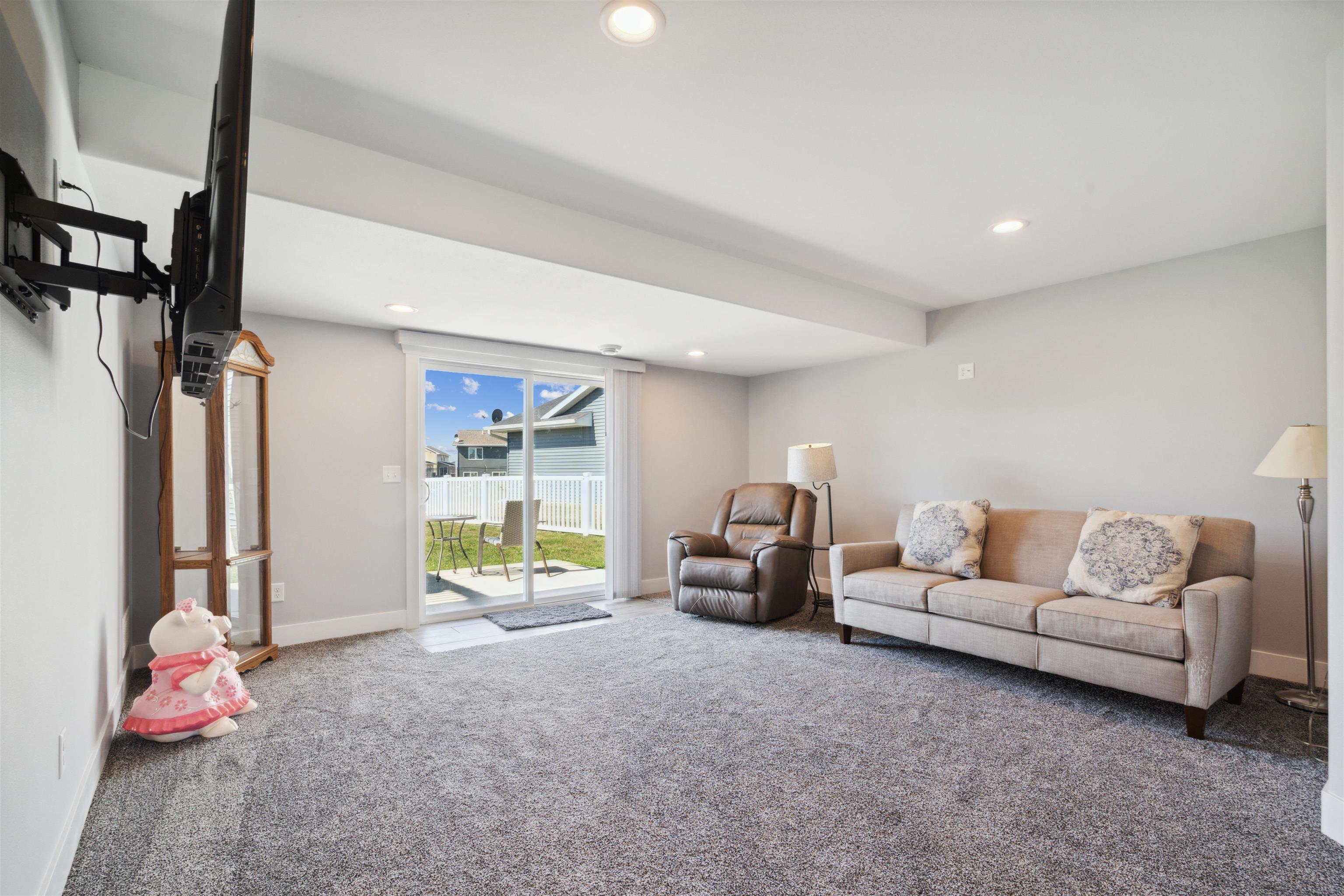 2157 Cheyenne Way Dubuque, IA 52002 - Photo 24 of 36 Gallery Image 24