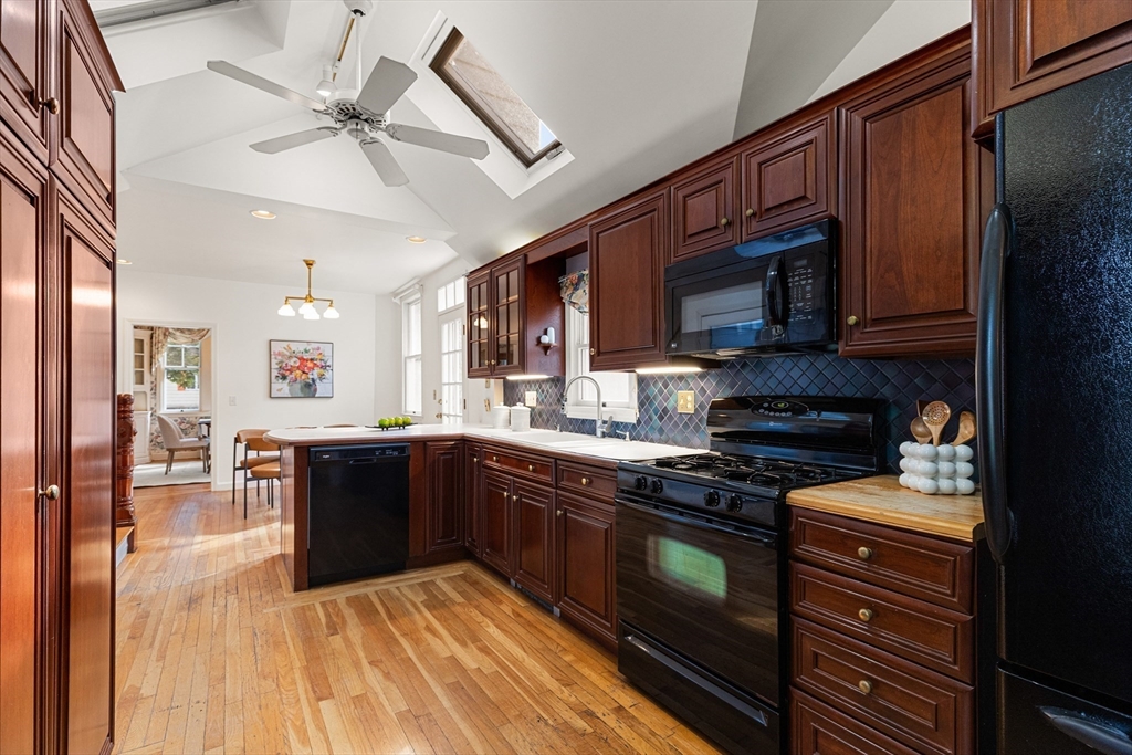 16 Preston Beach Road Marblehead, MA 01945 - Photo 12 of 35