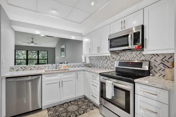 $2,500 | 5230 Southeast Seascape Way, Unit 201, Stuart, FL 34997