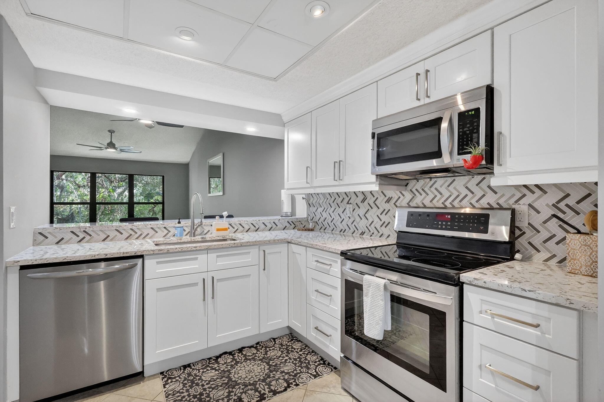 5230 Southeast Seascape Way, Unit 201 Stuart, FL 34997 - Photo 6 of 36 20-web-or-mls-7R7A8298