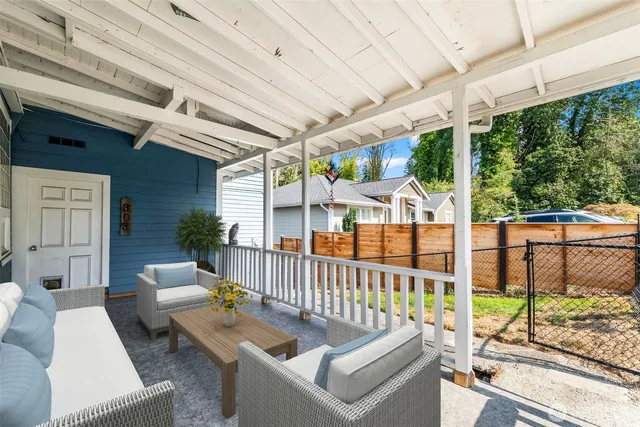 $899,000 | 303 Puyallup Street, Steilacoom, WA 98388