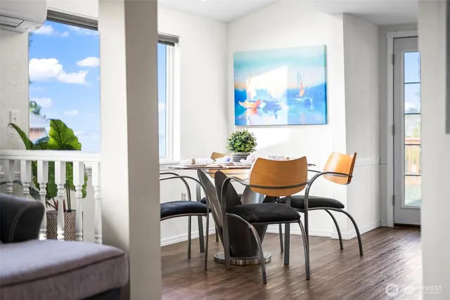 $899,000 | 303 Puyallup Street, Steilacoom, WA 98388