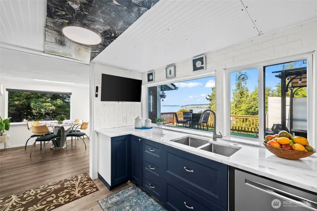 $899,000 | 303 Puyallup Street, Steilacoom, WA 98388