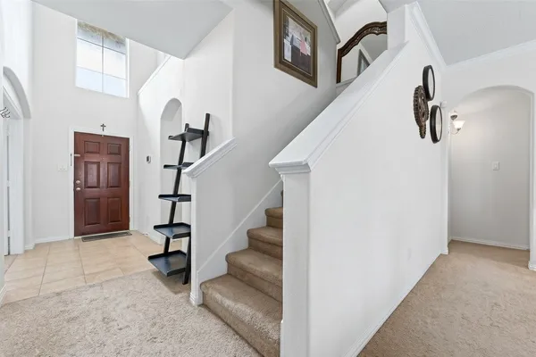 a view of entryway and hall