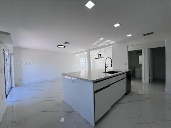 $4,800 | 109 Gables Boulevard, Weston, FL 33326