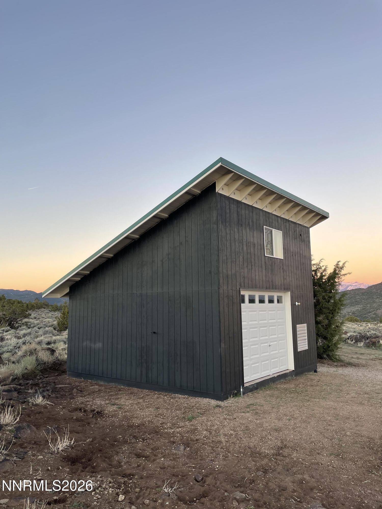 6600 Goldfield Road Reno, NV 89521 - Photo 10 of 23 a backyard of a house