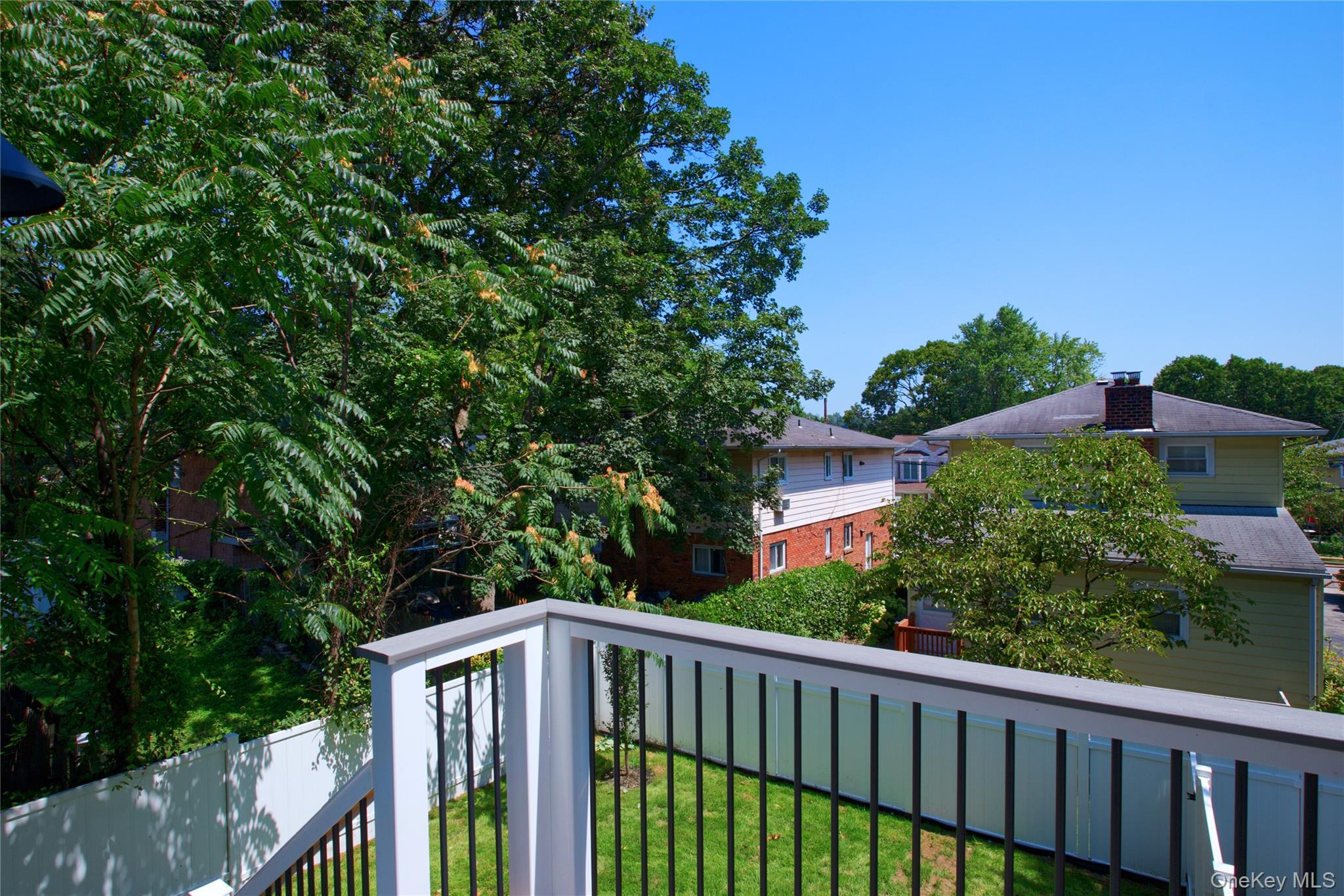 42 Linwood Road North, Unit B Port Washington, NY 11050 - Photo 7 of 35 Gallery Image 7