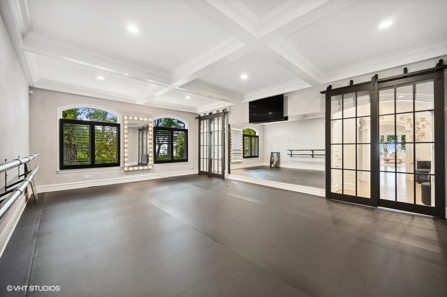 999 Sheridan Road Highland Park, IL 60035 - Photo 8 of 32