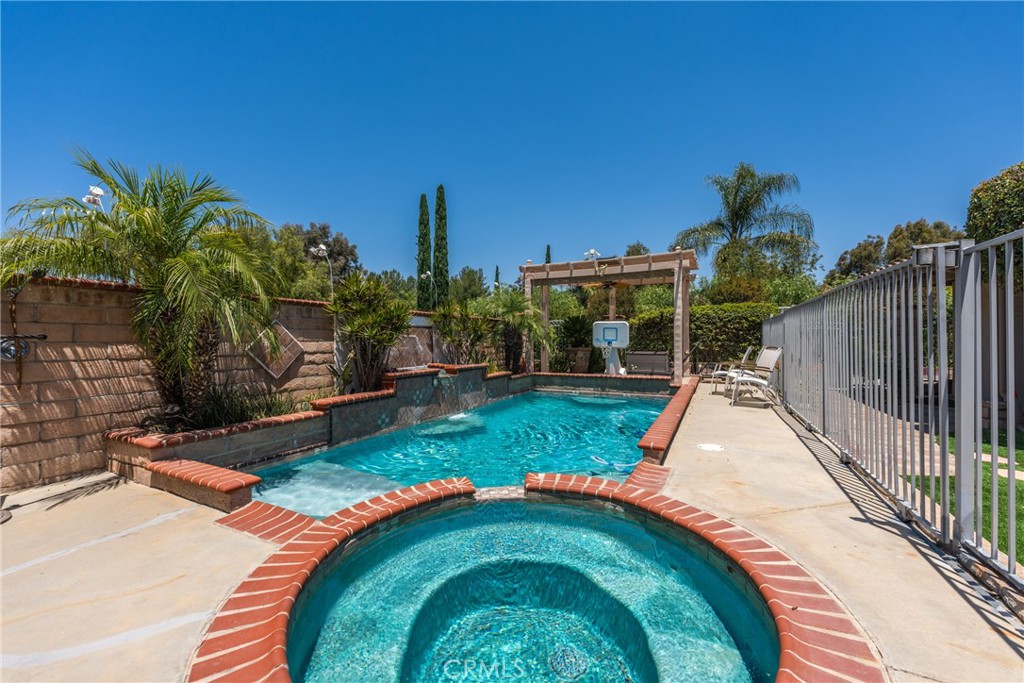 18309 Hollowtree Lane Riverside, CA 92504 - Photo 9 of 24